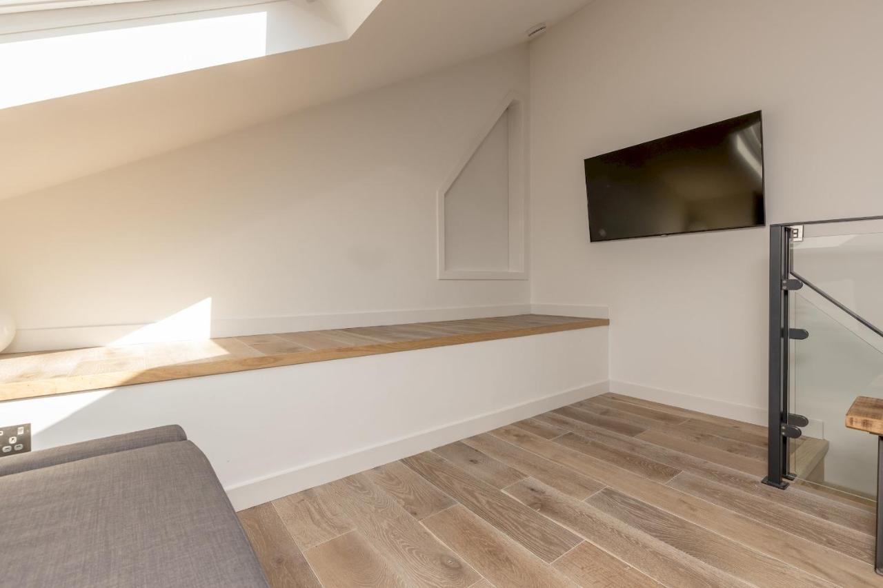 Pass The Keys Stunning 3 Bed Loft Style Apt With Free Parking 爱丁堡 外观 照片