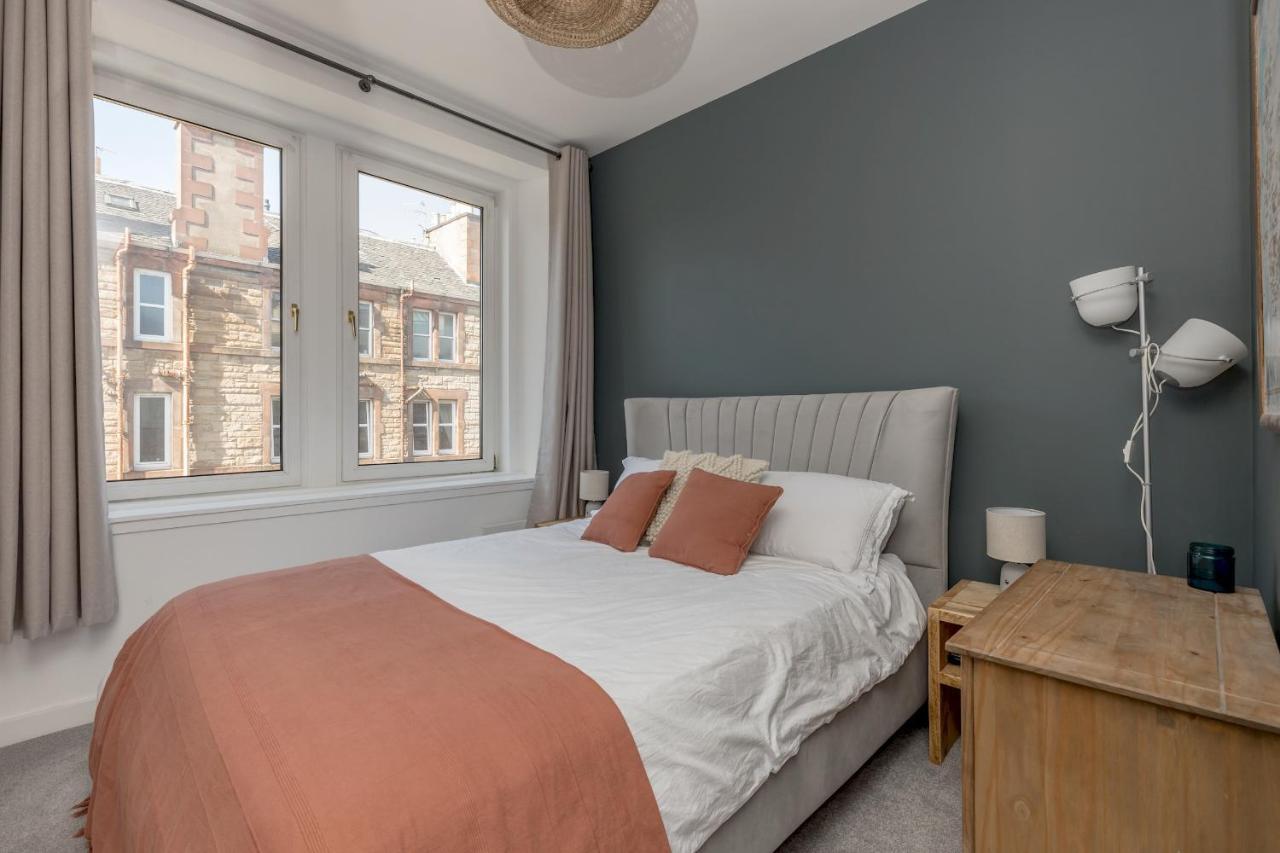 Pass The Keys Stunning 3 Bed Loft Style Apt With Free Parking 爱丁堡 外观 照片