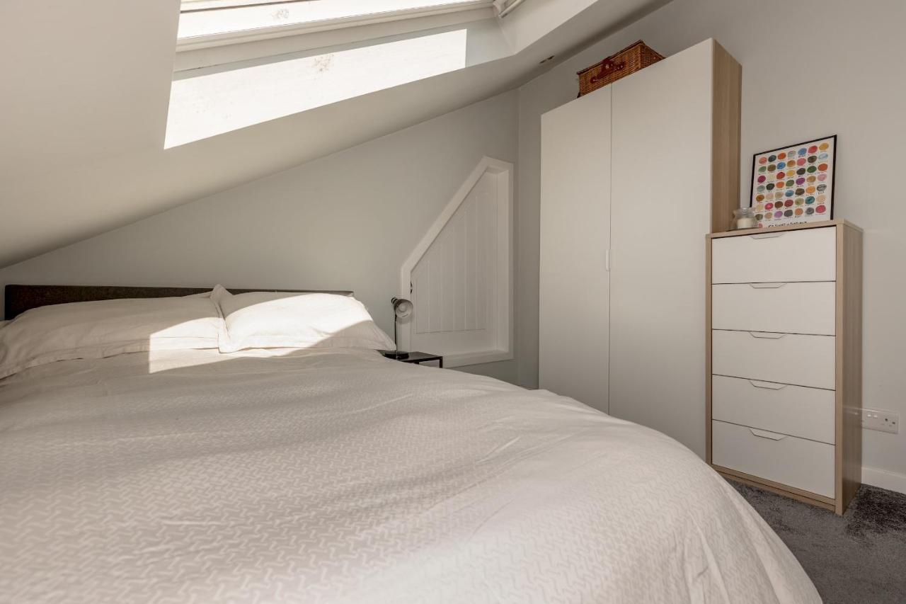 Pass The Keys Stunning 3 Bed Loft Style Apt With Free Parking 爱丁堡 外观 照片