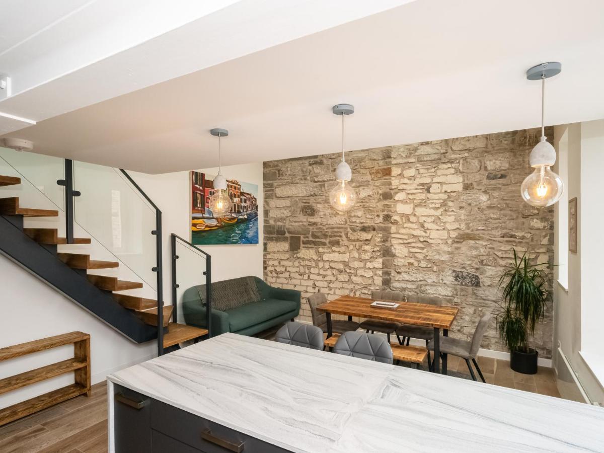 Pass The Keys Stunning 3 Bed Loft Style Apt With Free Parking 爱丁堡 外观 照片