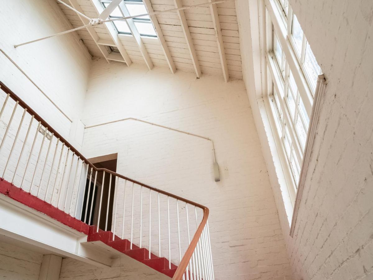 Pass The Keys Stunning 3 Bed Loft Style Apt With Free Parking 爱丁堡 外观 照片