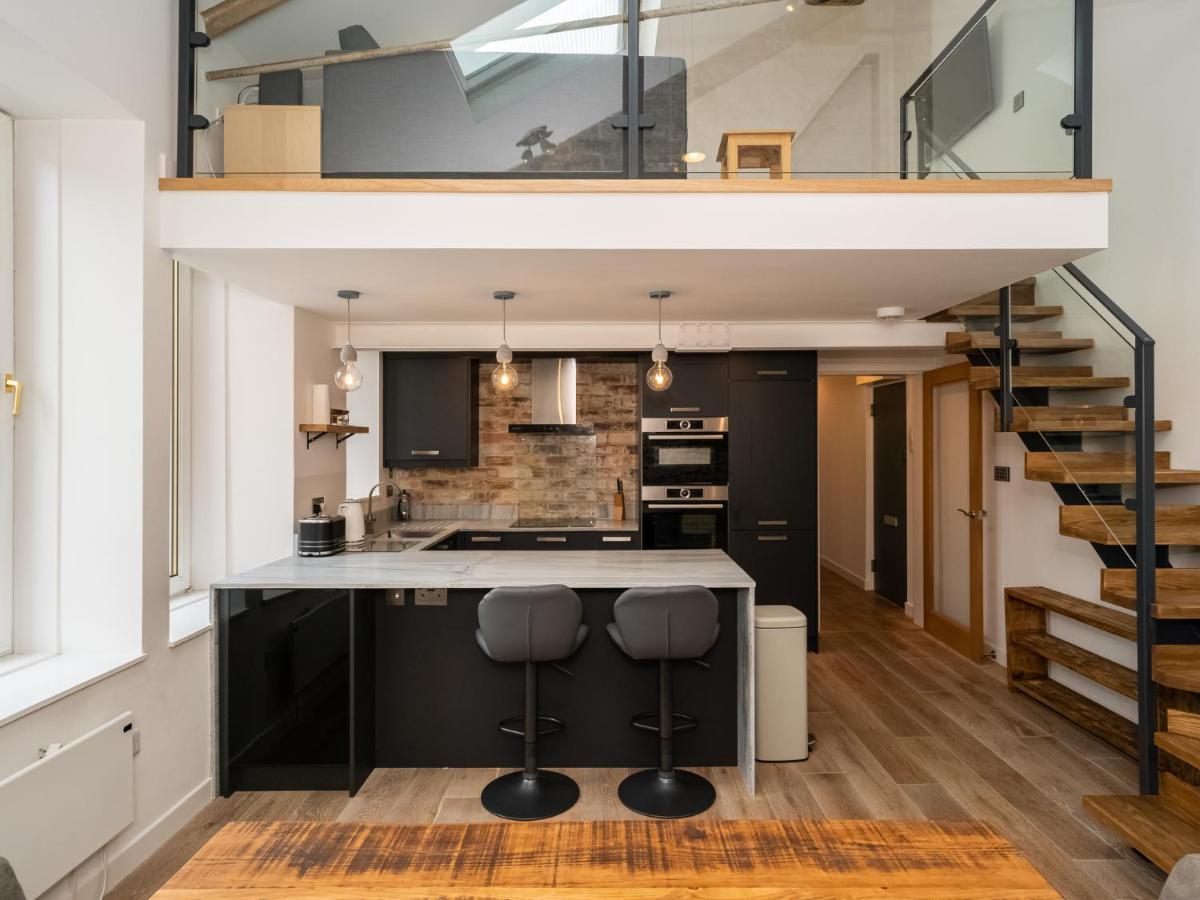 Pass The Keys Stunning 3 Bed Loft Style Apt With Free Parking 爱丁堡 外观 照片