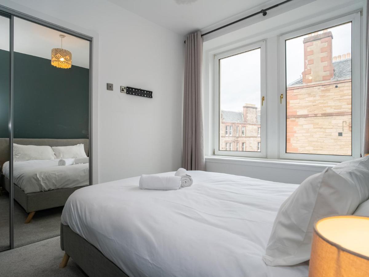 Pass The Keys Stunning 3 Bed Loft Style Apt With Free Parking 爱丁堡 外观 照片