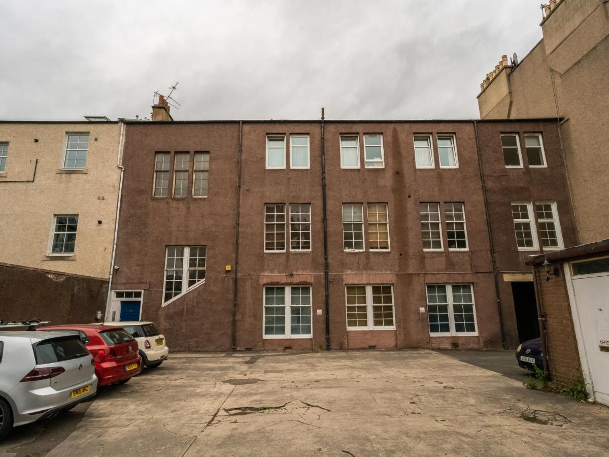 Pass The Keys Stunning 3 Bed Loft Style Apt With Free Parking 爱丁堡 外观 照片