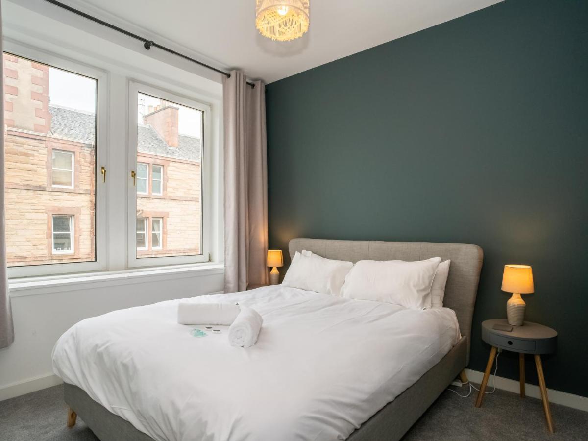 Pass The Keys Stunning 3 Bed Loft Style Apt With Free Parking 爱丁堡 外观 照片